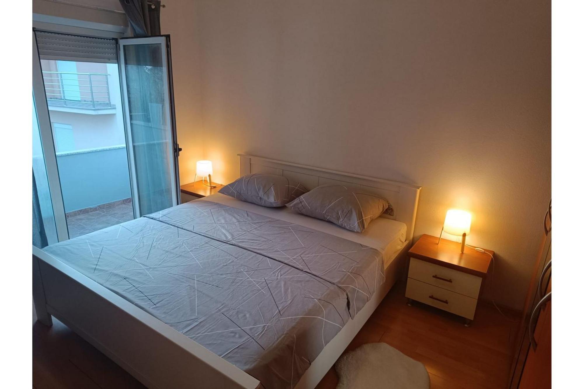 Apartment Flowers Бибинє Екстер'єр фото