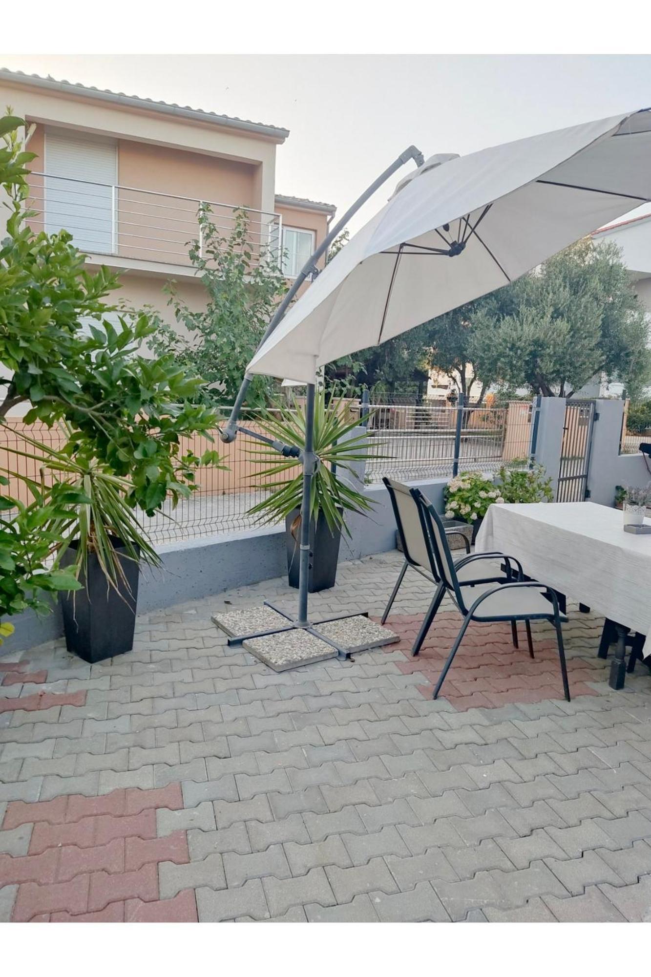 Apartment Flowers Бибинє Екстер'єр фото