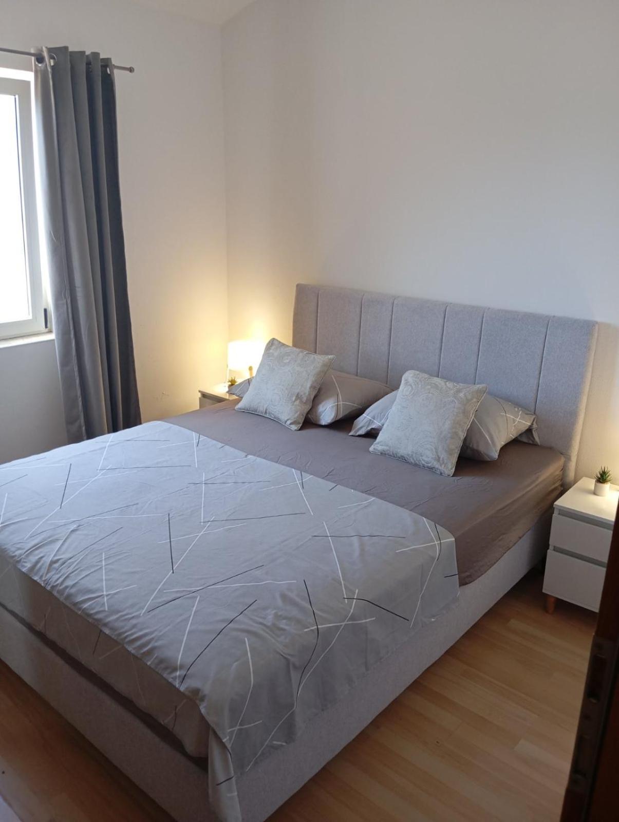Apartment Flowers Бибинє Екстер'єр фото