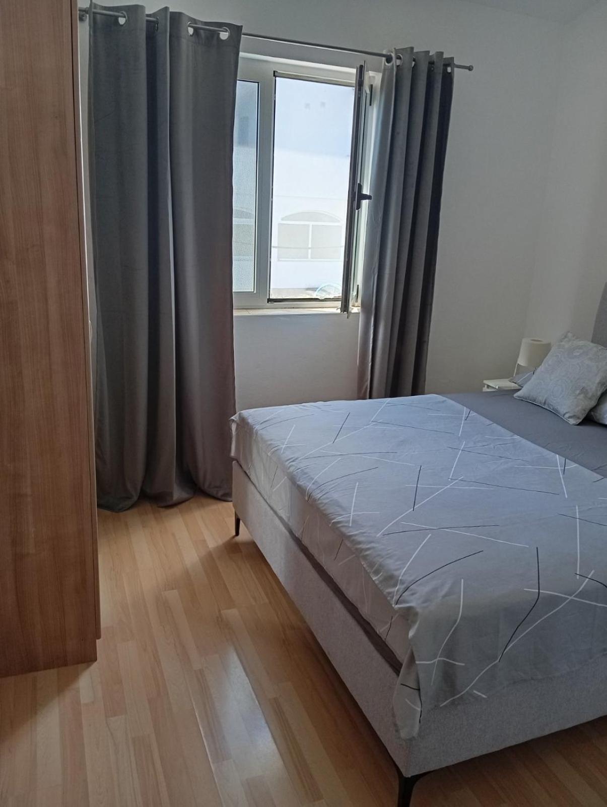 Apartment Flowers Бибинє Екстер'єр фото